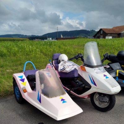 Honda Sofaroller mit Beiwagen........